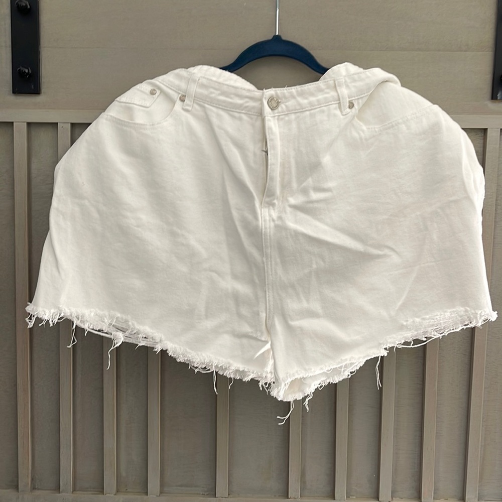 Missguided Denim shorts size 20